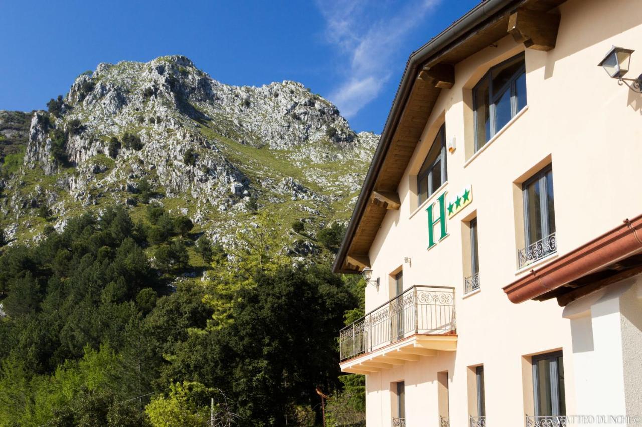 Hotel - Ristorante Pintadera Massa  Bagian luar foto